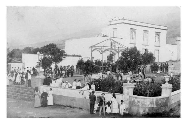 Arafo. Plaza San Juan Degollado. Fondo Fotográfico Cauce sur